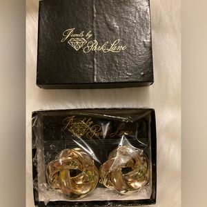 NIB Vintage Gold Pierced Earrings Park Lane